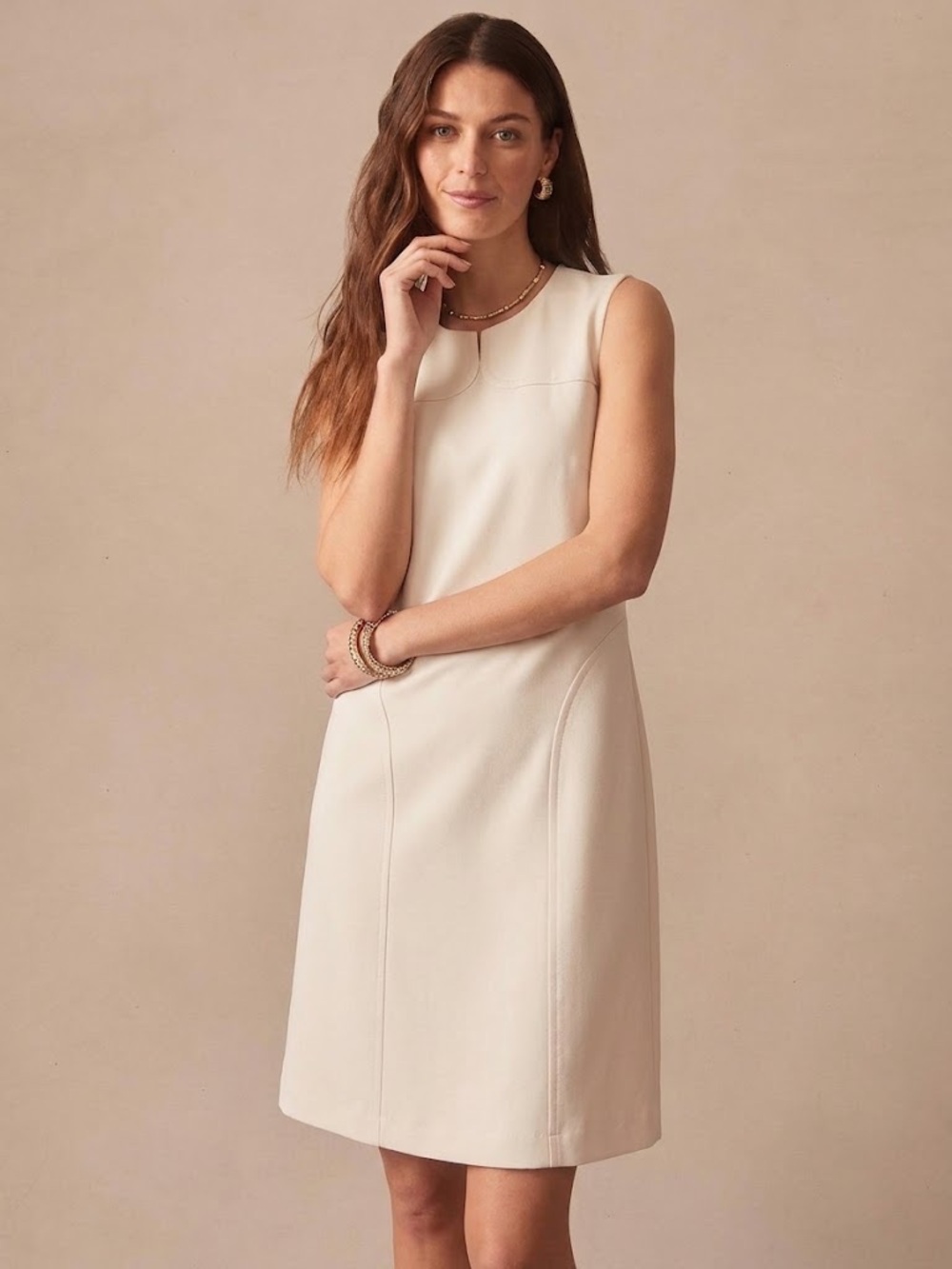 J. Mclaughlin 2000s Cream Charlee Sheath Dress Size 4 Split Neck Workwear Preppy